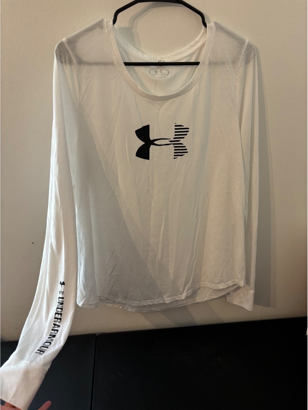 Under Armor long sleeve top - Large